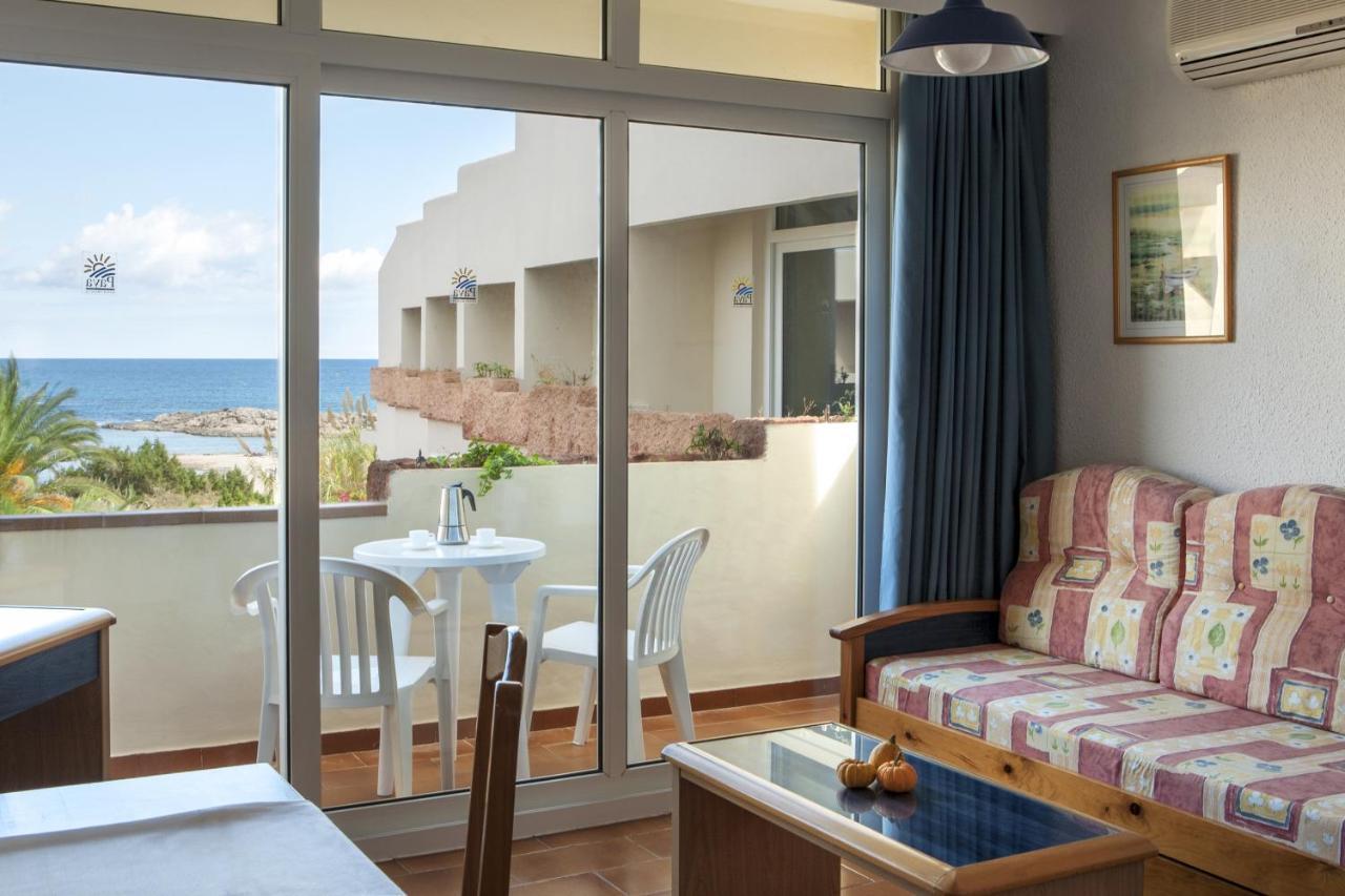 Apartamentos Portu Saler Es Pujols Exterior photo